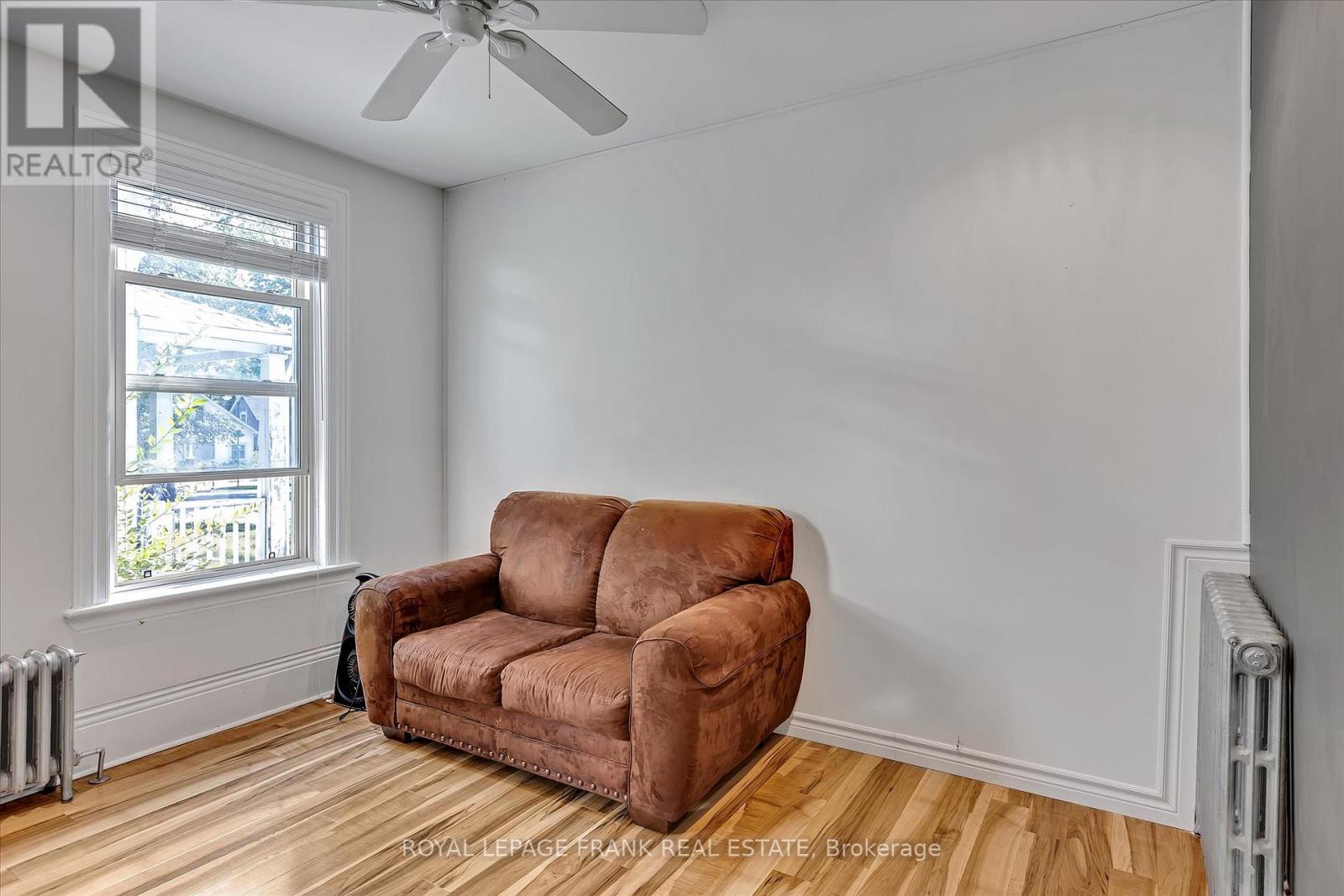 140 Antrim Street, Peterborough Central (North), Ontario  K9H 3G3 - Photo 15 - X12028635