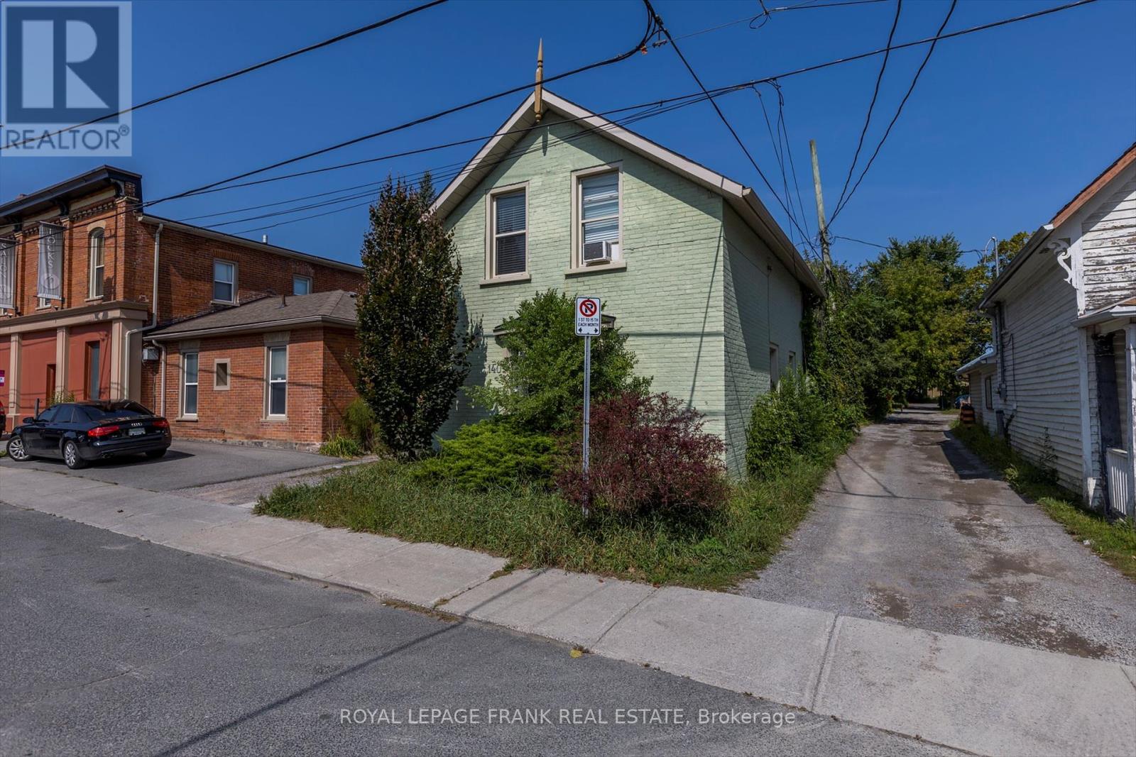 140 Antrim Street, Peterborough Central (North), Ontario  K9H 3G3 - Photo 3 - X12028635
