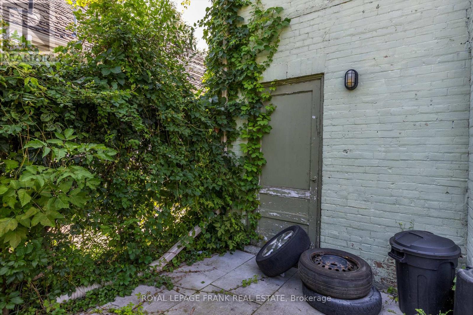 140 Antrim Street, Peterborough Central (North), Ontario  K9H 3G3 - Photo 33 - X12028635