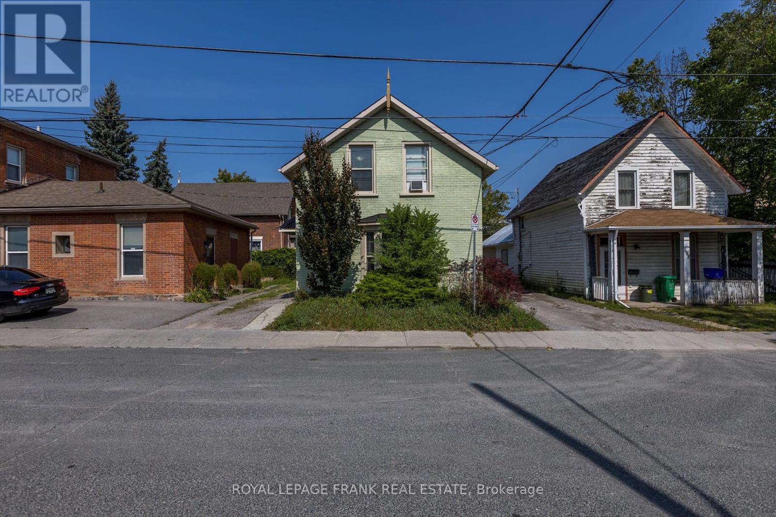 140 Antrim Street, Peterborough Central (North), Ontario  K9H 3G3 - Photo 4 - X12028635