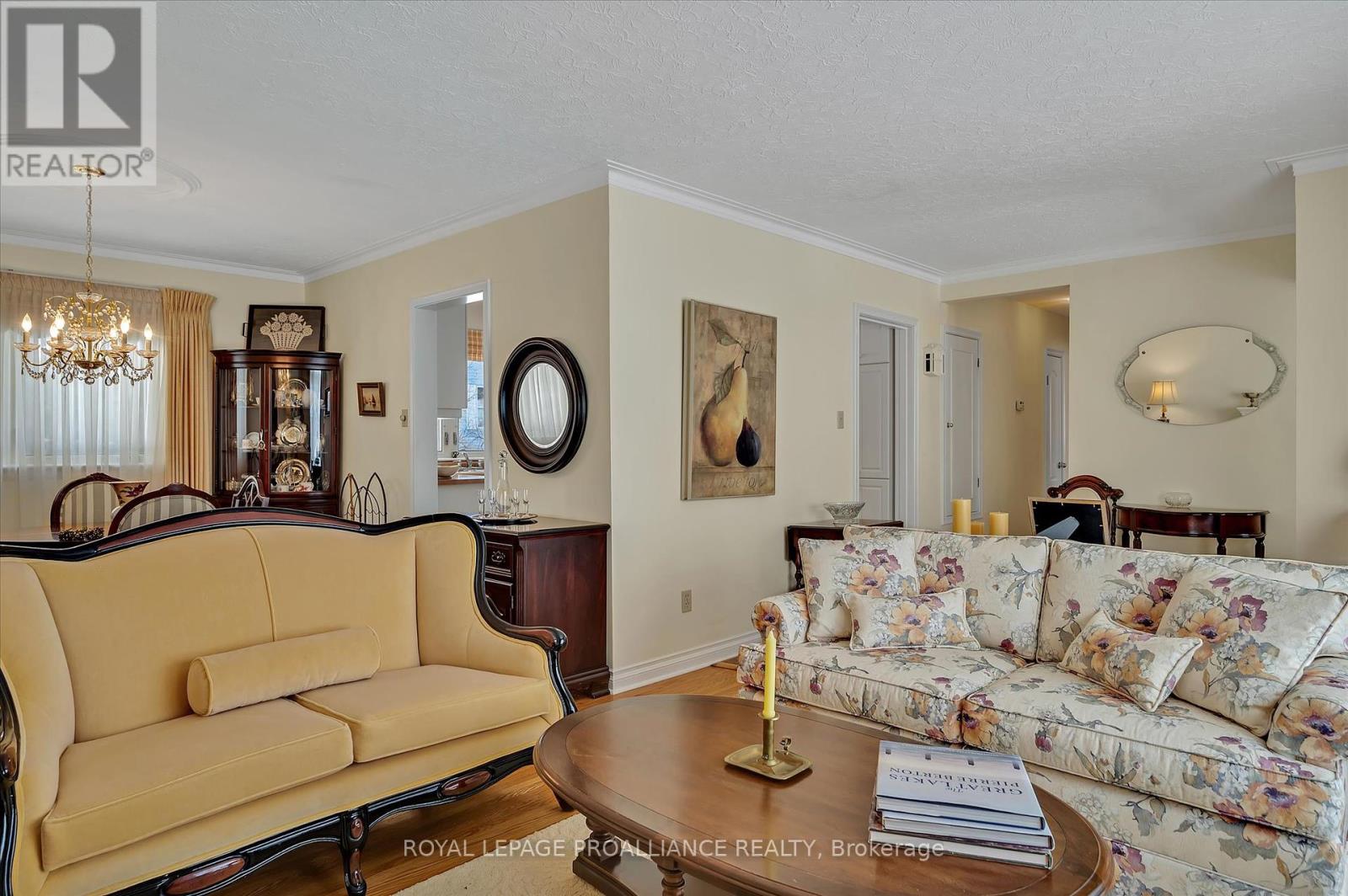 114 O'carroll Avenue, Peterborough North (South), Ontario  K9H 4V3 - Photo 12 - X12028761