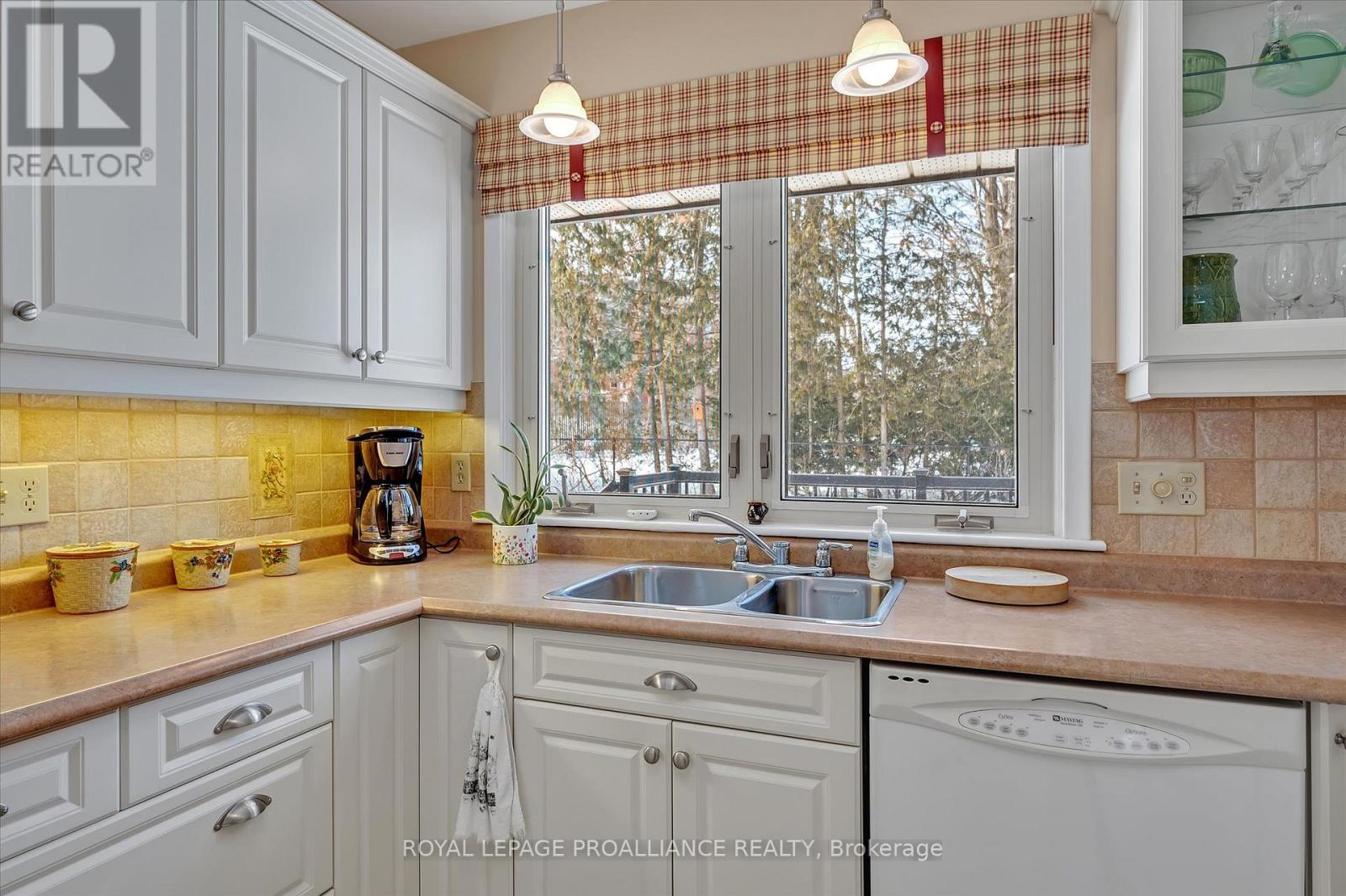 114 O'carroll Avenue, Peterborough North (South), Ontario  K9H 4V3 - Photo 18 - X12028761