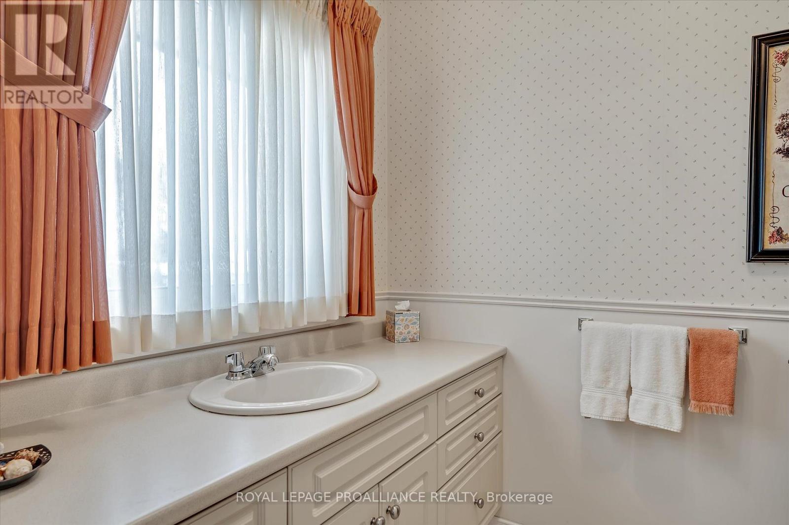 114 O'carroll Avenue, Peterborough North (South), Ontario  K9H 4V3 - Photo 35 - X12028761