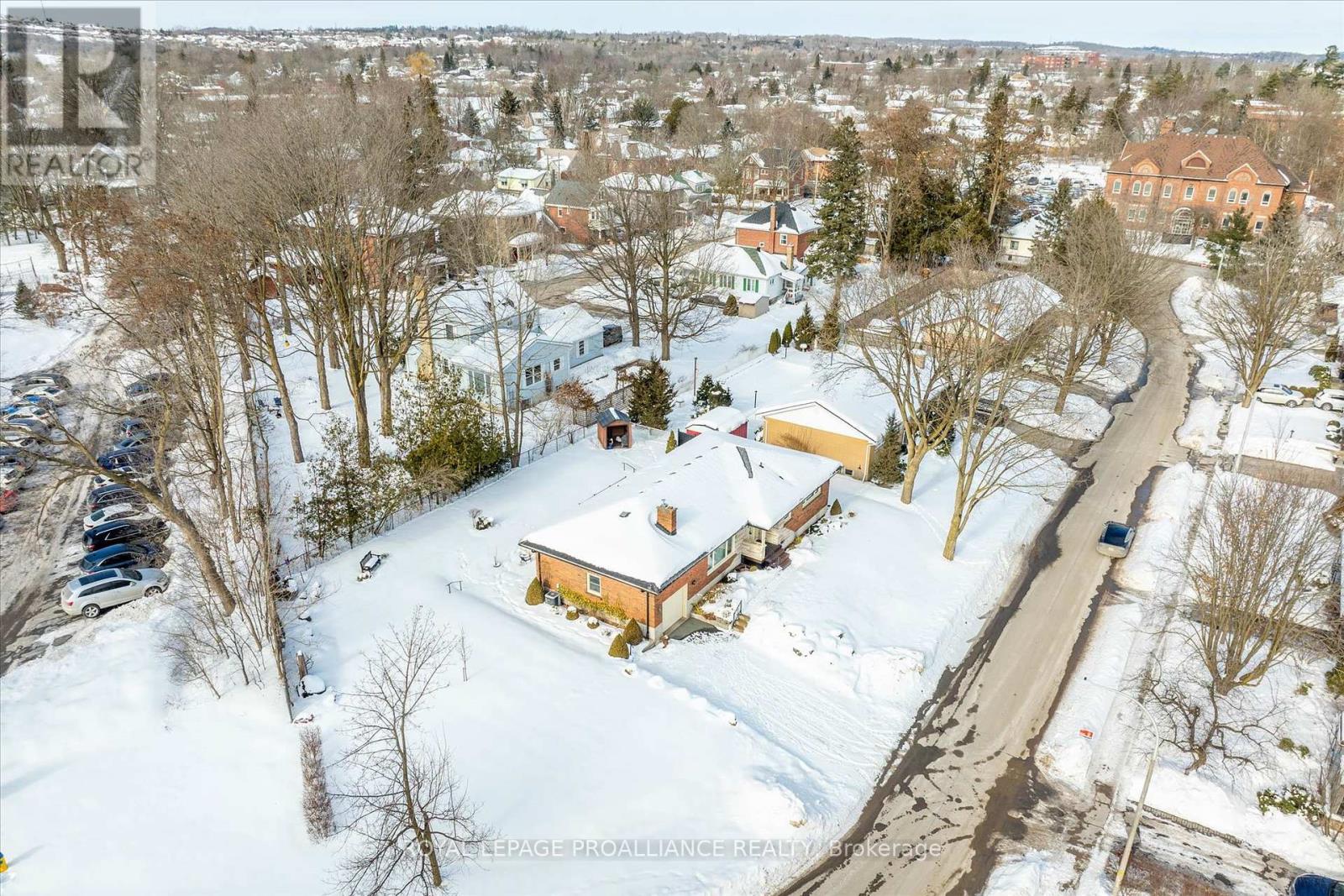 114 O'carroll Avenue, Peterborough North (South), Ontario  K9H 4V3 - Photo 4 - X12028761