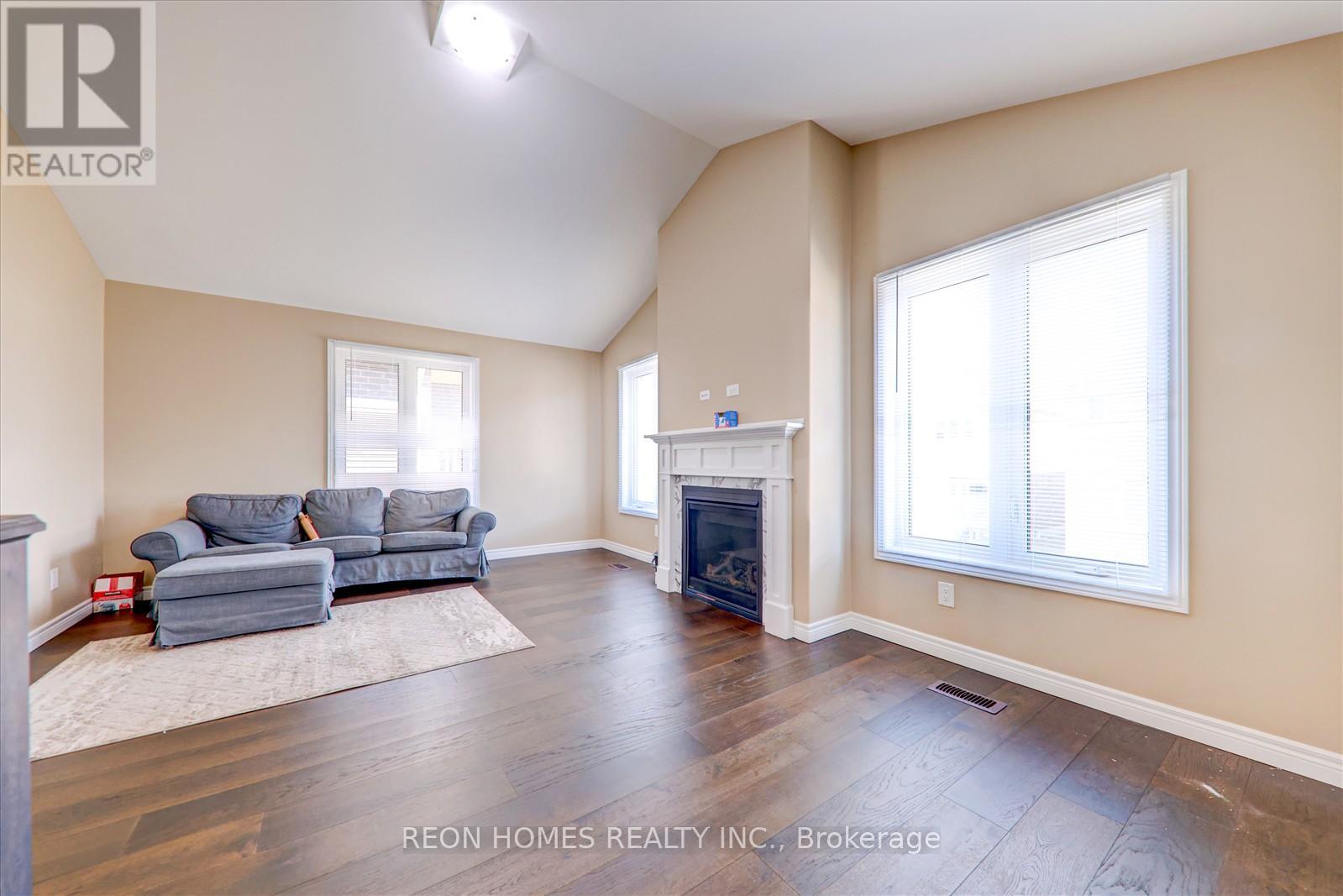 42 York Drive, Peterborough North (North), Ontario  K9H 5B9 - Photo 13 - X12029264