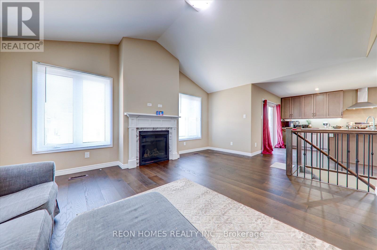 42 York Drive, Peterborough North (North), Ontario  K9H 5B9 - Photo 15 - X12029264
