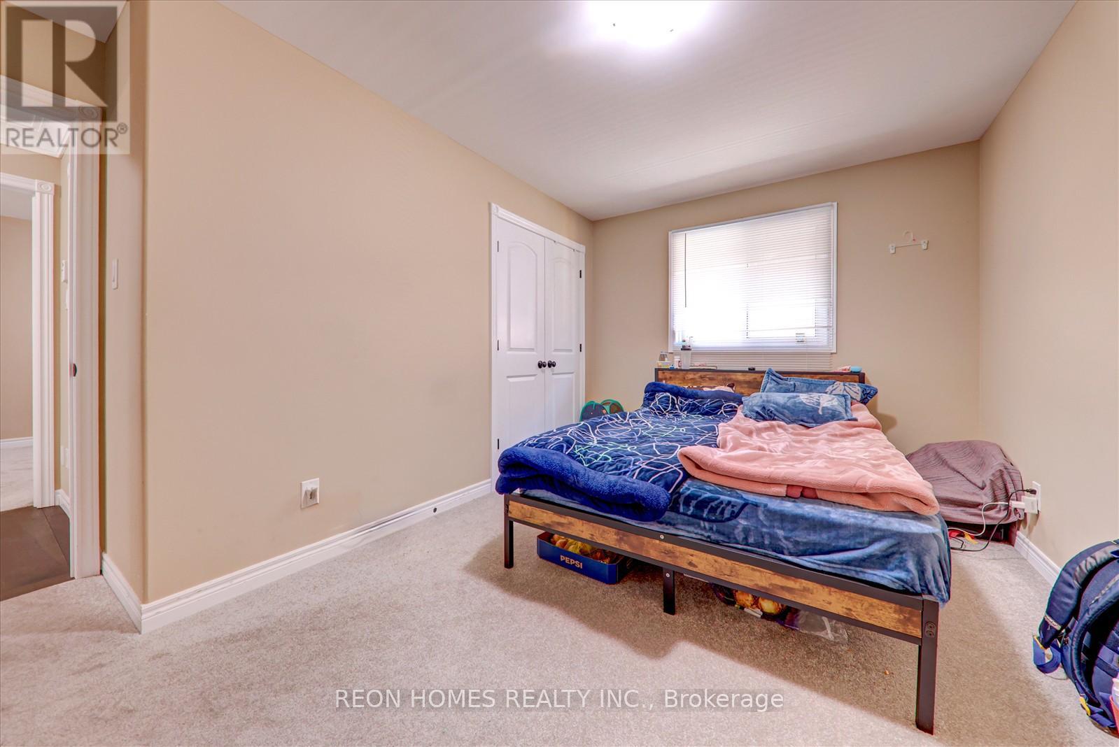 42 York Drive, Peterborough North (North), Ontario  K9H 5B9 - Photo 20 - X12029264