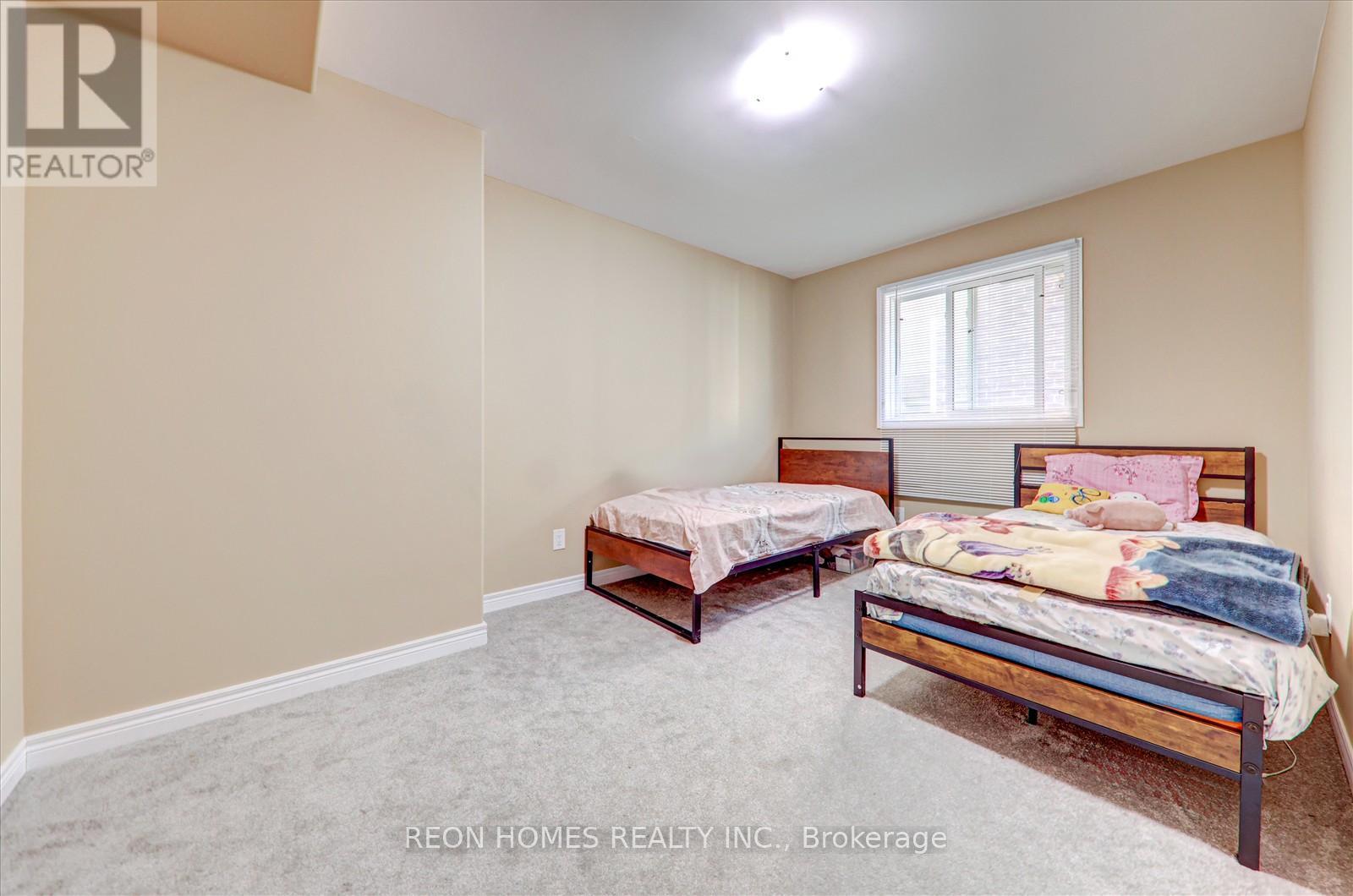 42 York Drive, Peterborough North (North), Ontario  K9H 5B9 - Photo 21 - X12029264