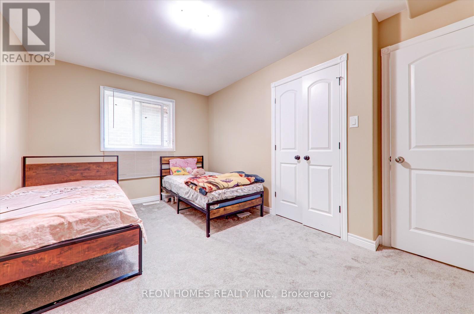 42 York Drive, Peterborough North (North), Ontario  K9H 5B9 - Photo 22 - X12029264