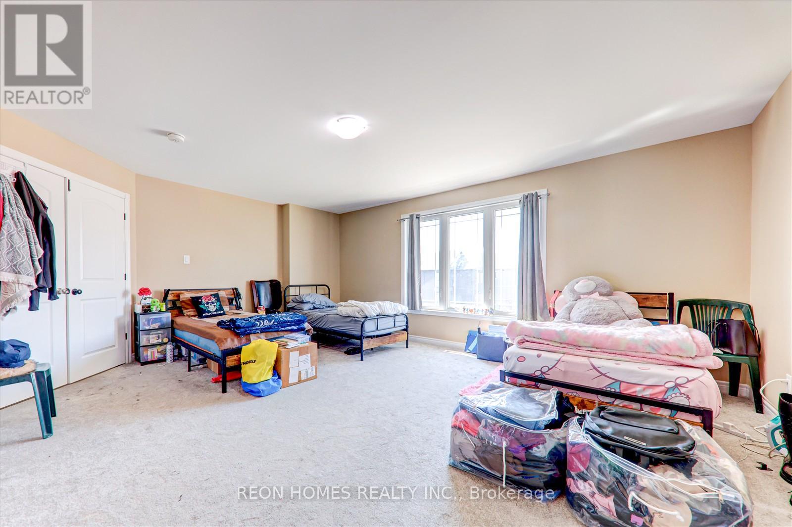 42 York Drive, Peterborough North (North), Ontario  K9H 5B9 - Photo 24 - X12029264