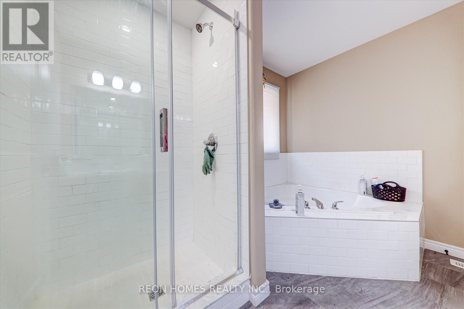 42 York Drive, Peterborough North (North), Ontario  K9H 5B9 - Photo 26 - X12029264