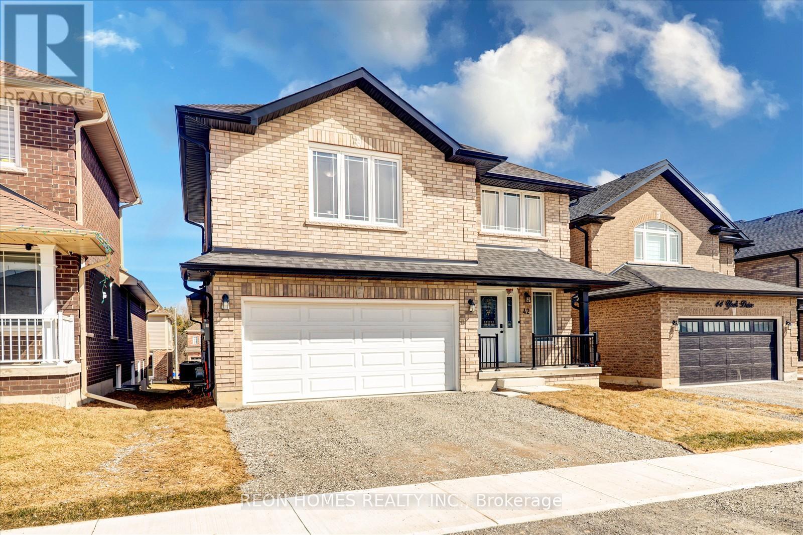 42 York Drive, Peterborough North (North), Ontario  K9H 5B9 - Photo 3 - X12029264