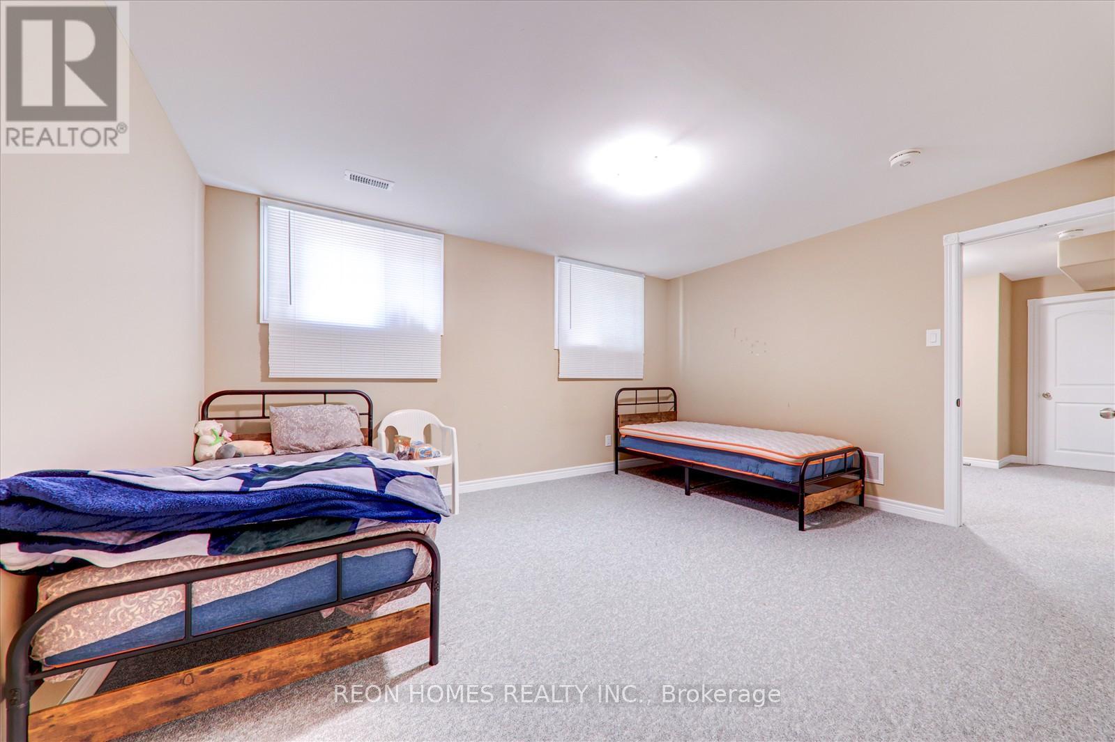 42 York Drive, Peterborough North (North), Ontario  K9H 5B9 - Photo 34 - X12029264
