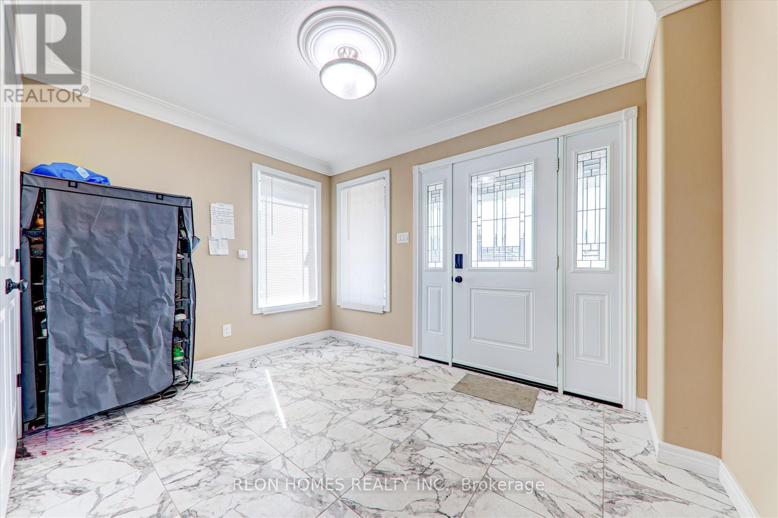 42 York Drive, Peterborough North (North), Ontario  K9H 5B9 - Photo 5 - X12029264