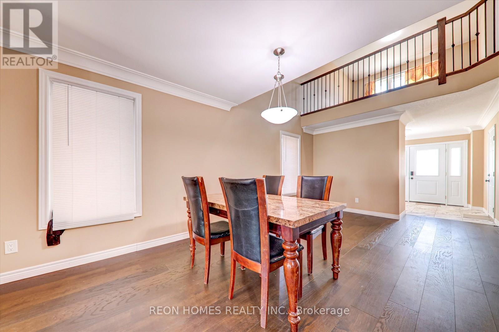 42 York Drive, Peterborough North (North), Ontario  K9H 5B9 - Photo 7 - X12029264