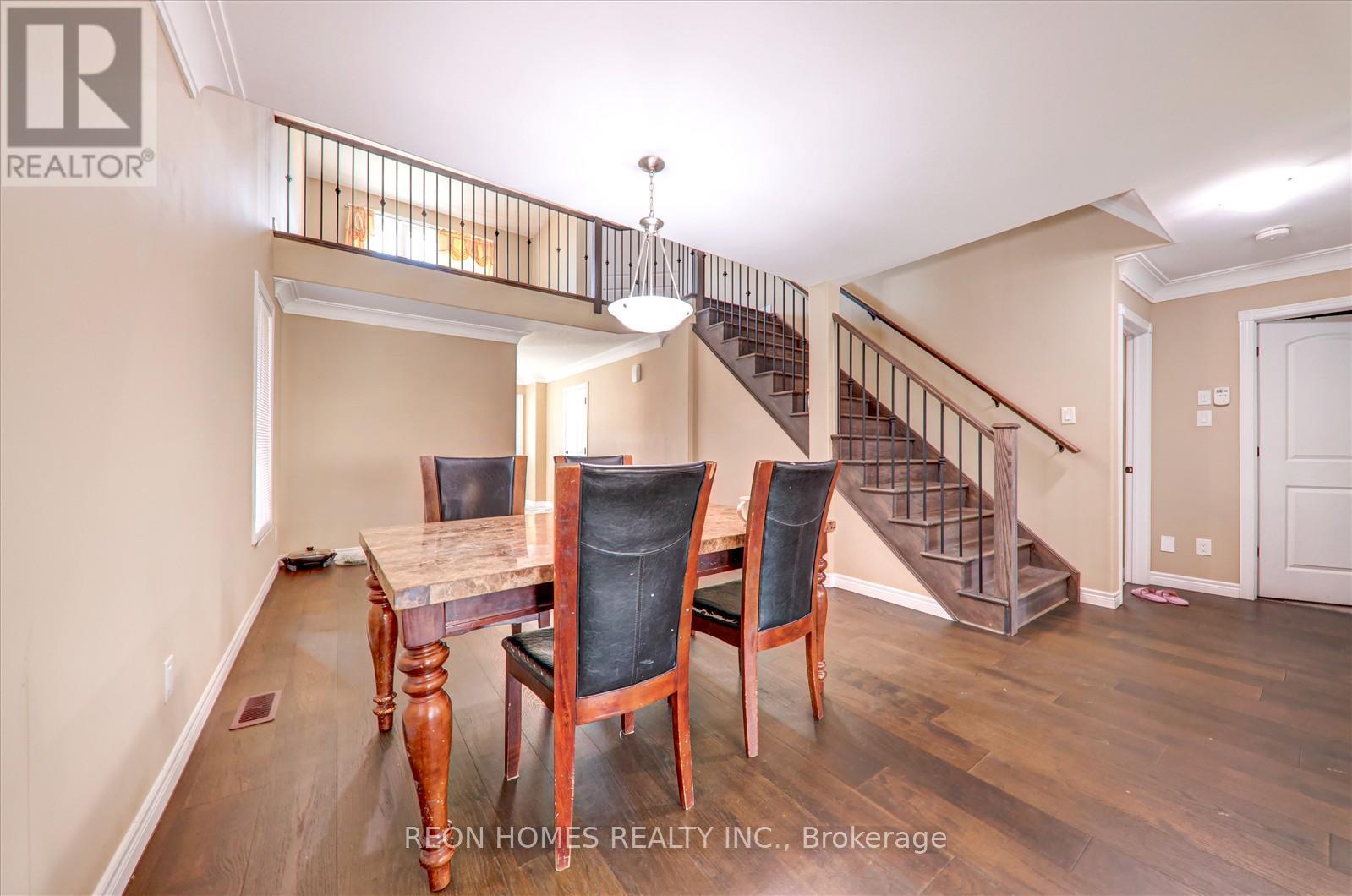 42 York Drive, Peterborough North (North), Ontario  K9H 5B9 - Photo 8 - X12029264