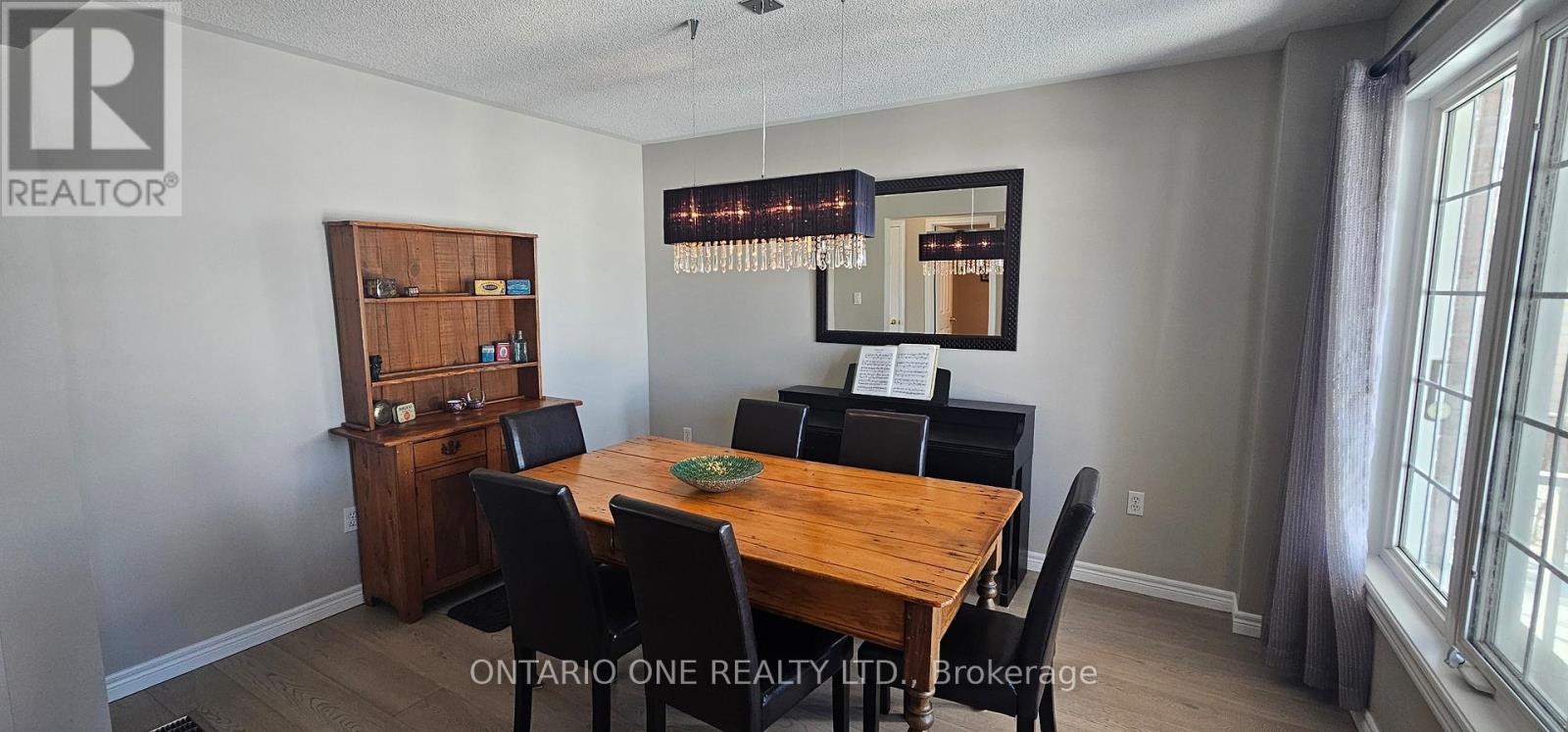 16 Wood Court, Kawartha Lakes (Lindsay), Ontario  K9V 6J4 - Photo 7 - X12030619