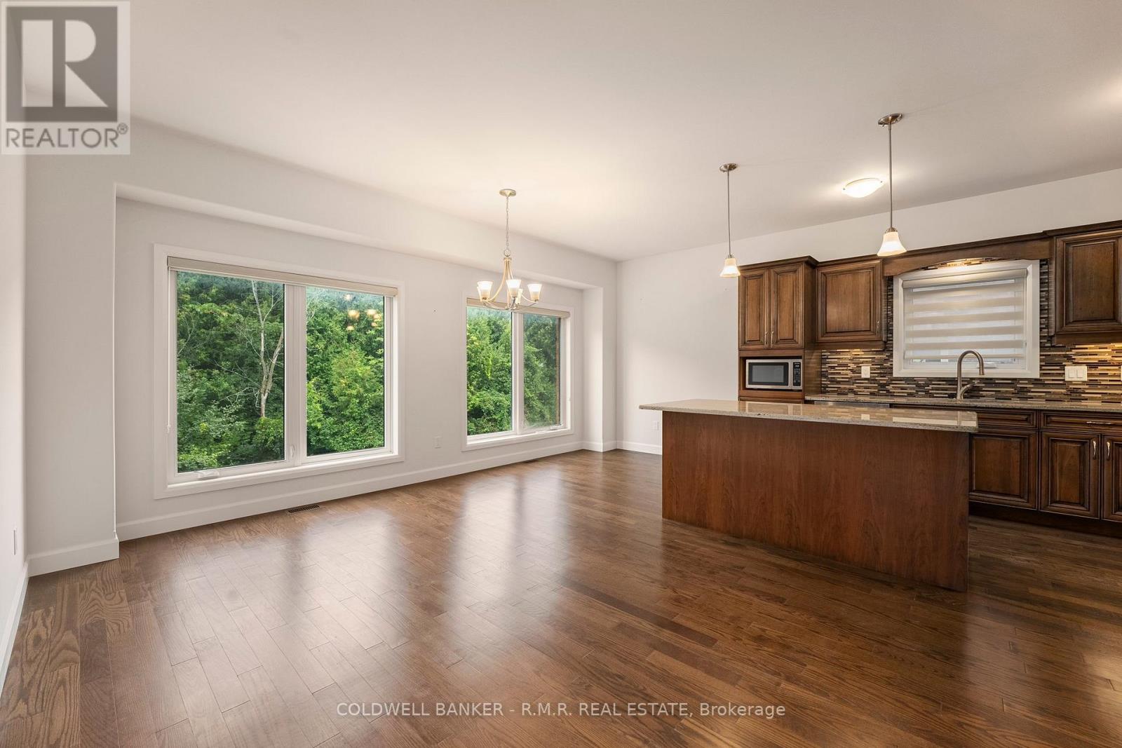 60 Alcorn Drive, Kawartha Lakes (Lindsay), Ontario  K9V 0M7 - Photo 4 - X12035100