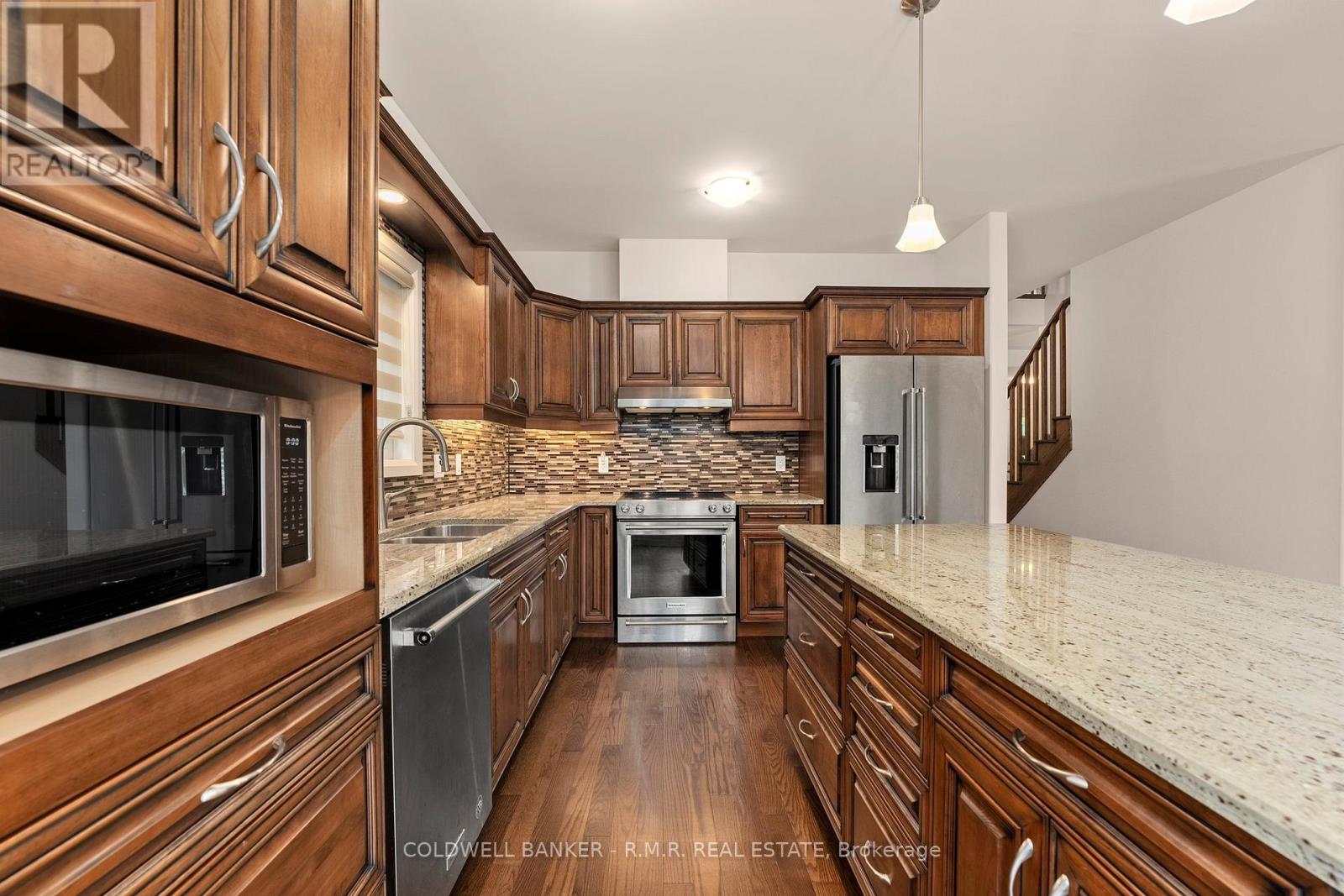 60 Alcorn Drive, Kawartha Lakes (Lindsay), Ontario  K9V 0M7 - Photo 5 - X12035100