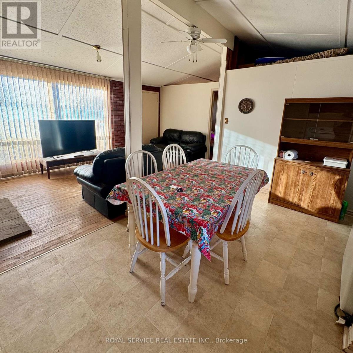 76 Paudash Street, Hiawatha First Nation, Ontario  K9J 0E6 - Photo 5 - X12035913