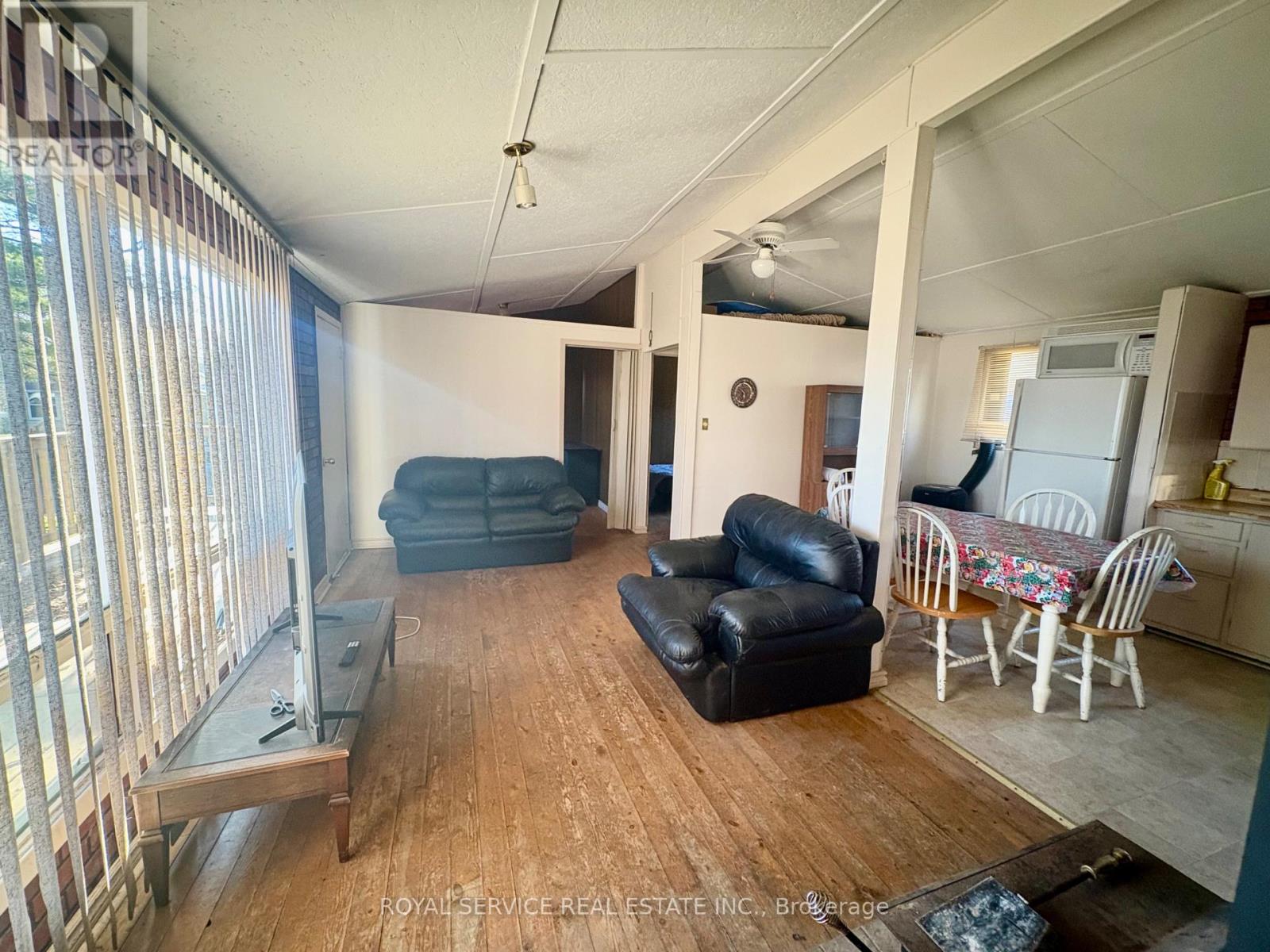 76 Paudash Street, Hiawatha First Nation, Ontario  K9J 0E6 - Photo 6 - X12035913