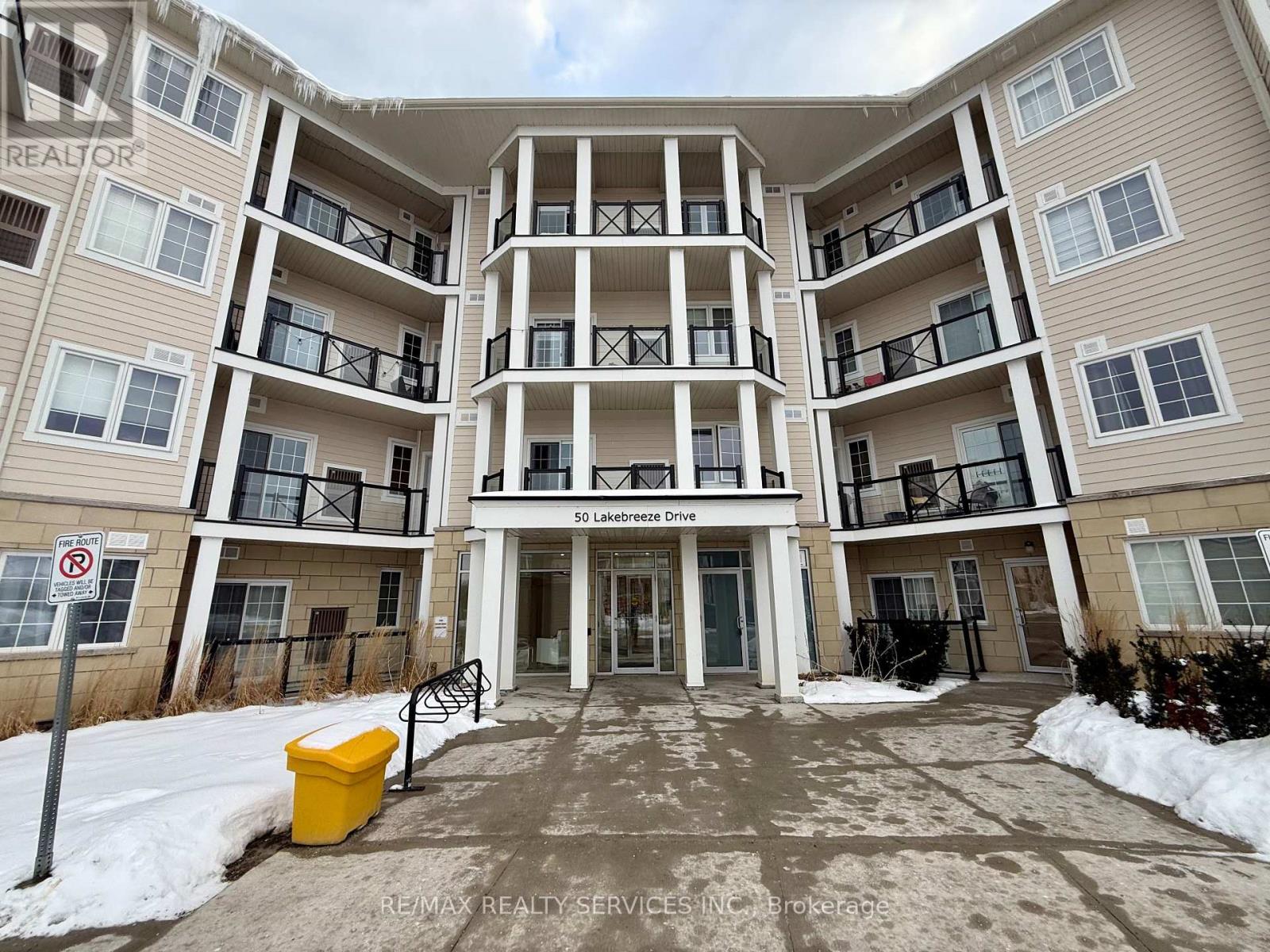 229 - 50 LAKEBREEZE DRIVE, clarington (newcastle), Ontario