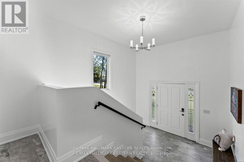 1037 East Communication Road, Selwyn, Ontario  K0L 1H0 - Photo 5 - X12035955