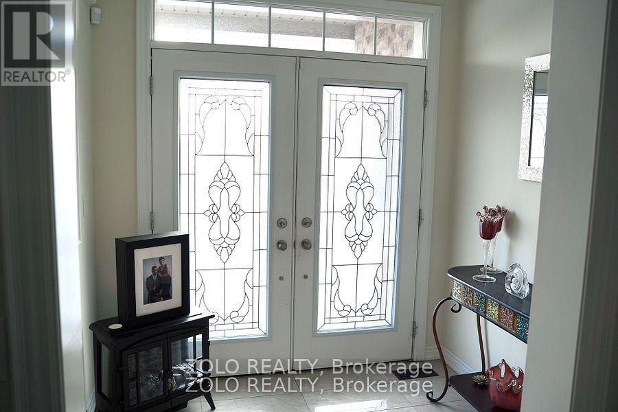 14 Aldridge Lane, Clarington (Newcastle), Ontario  L1B 0V6 - Photo 3 - E12036879