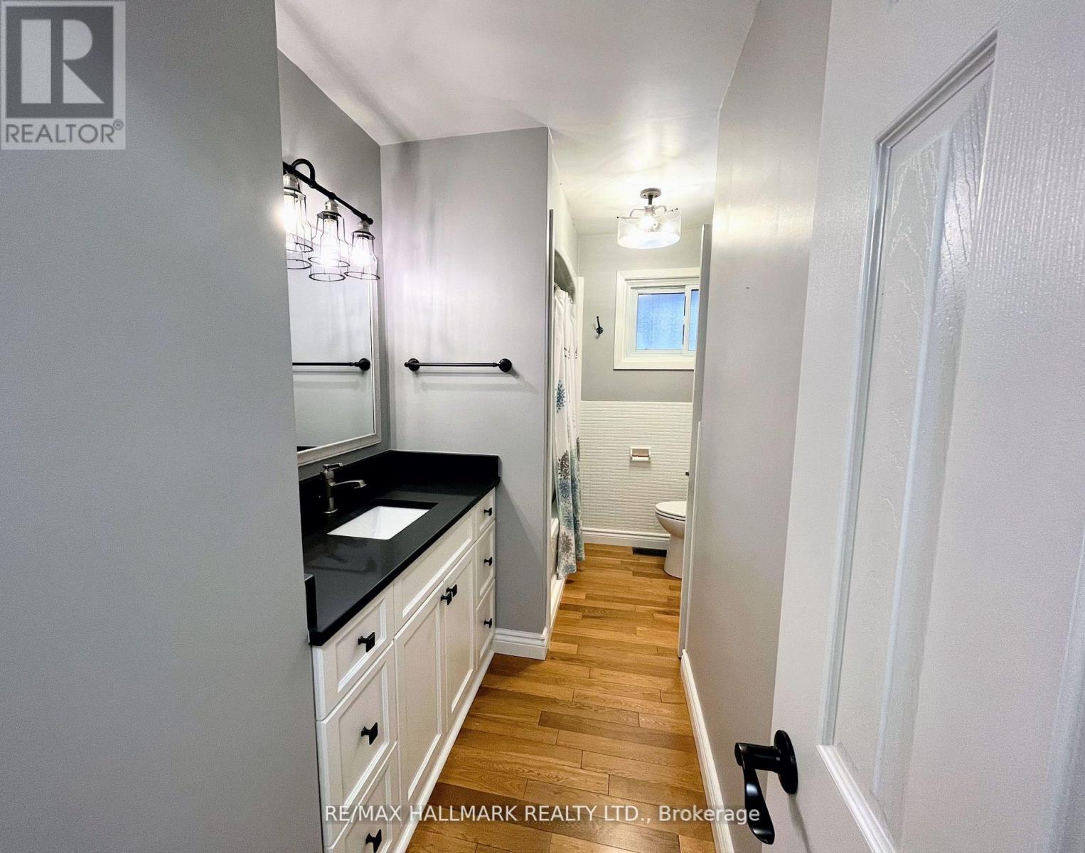 587 Spillsbury Drive, Peterborough West (South), Ontario  K9K 1K5 - Photo 11 - X12037815