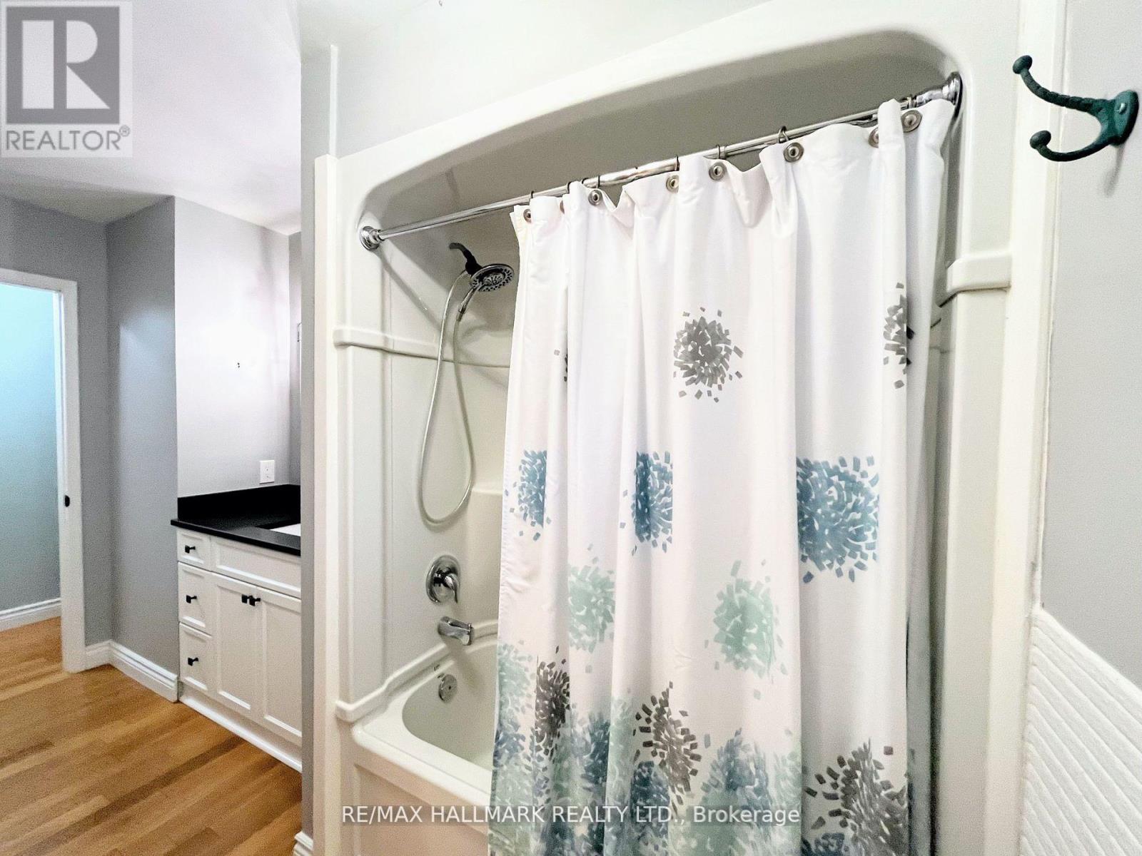 587 Spillsbury Drive, Peterborough West (South), Ontario  K9K 1K5 - Photo 16 - X12037815