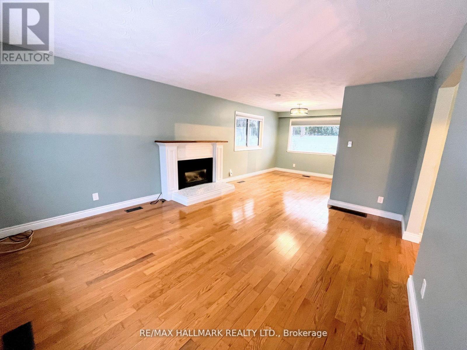 587 Spillsbury Drive, Peterborough West (South), Ontario  K9K 1K5 - Photo 9 - X12037815