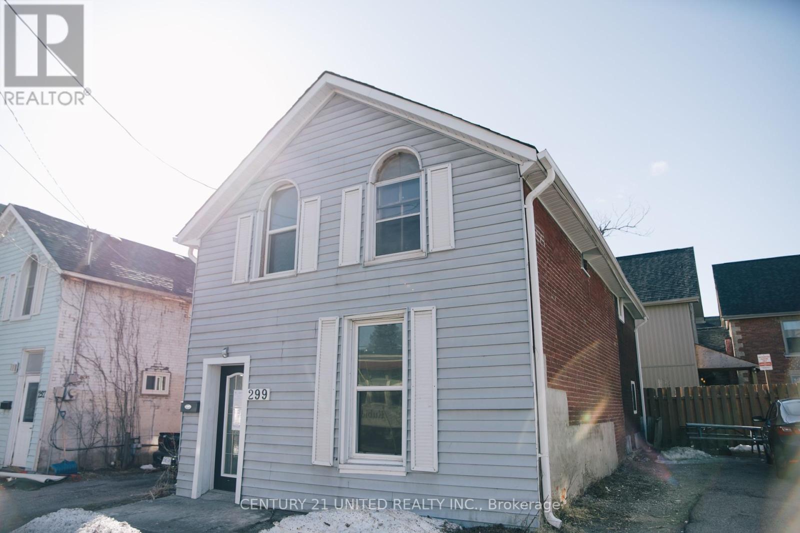299 Sherbrooke Street, Peterborough Central (North), Ontario  K9J 2N7 - Photo 1 - X12038780