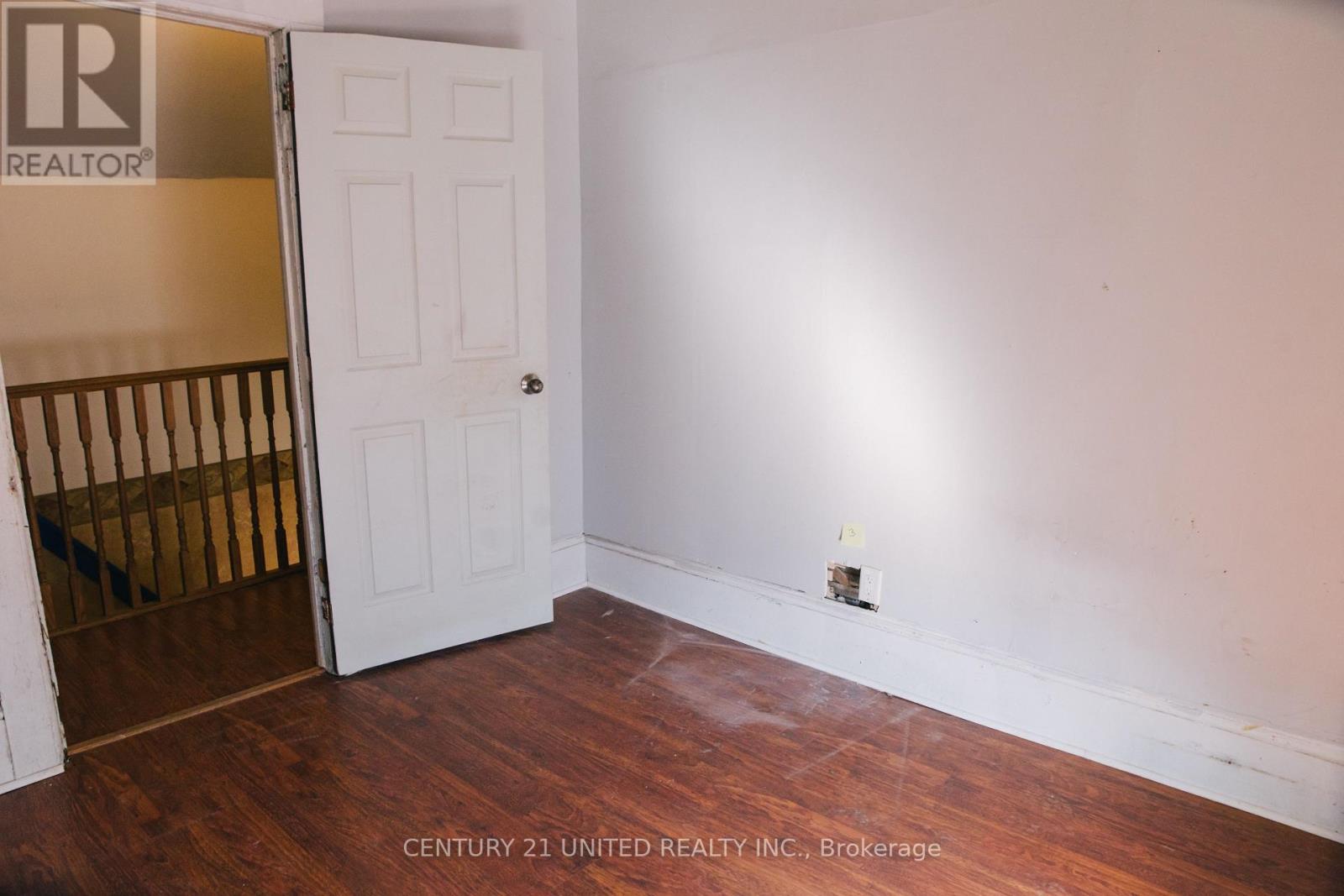 299 Sherbrooke Street, Peterborough Central (North), Ontario  K9J 2N7 - Photo 13 - X12038780