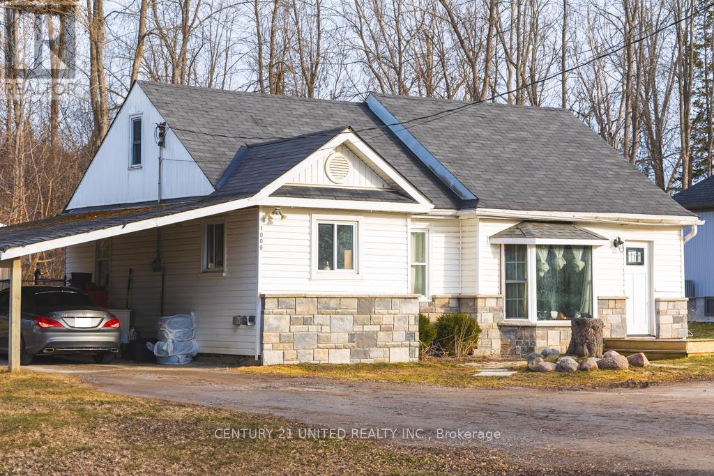 1009 Ward Street, Selwyn, Ontario  K0L 1H0 - Photo 1 - X12038992