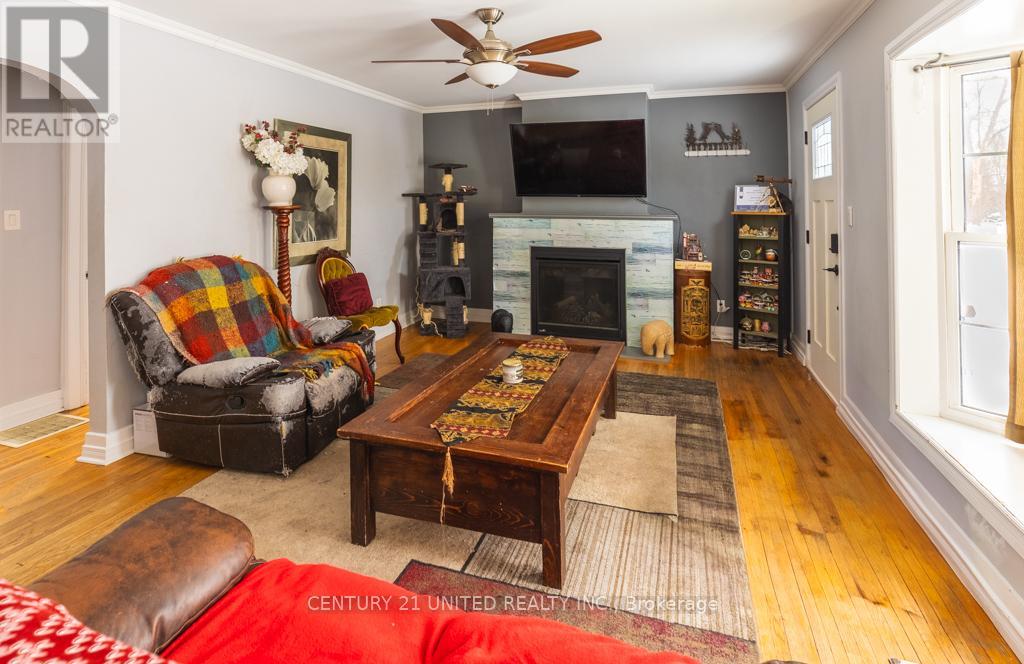 1009 Ward Street, Selwyn, Ontario  K0L 1H0 - Photo 2 - X12038992
