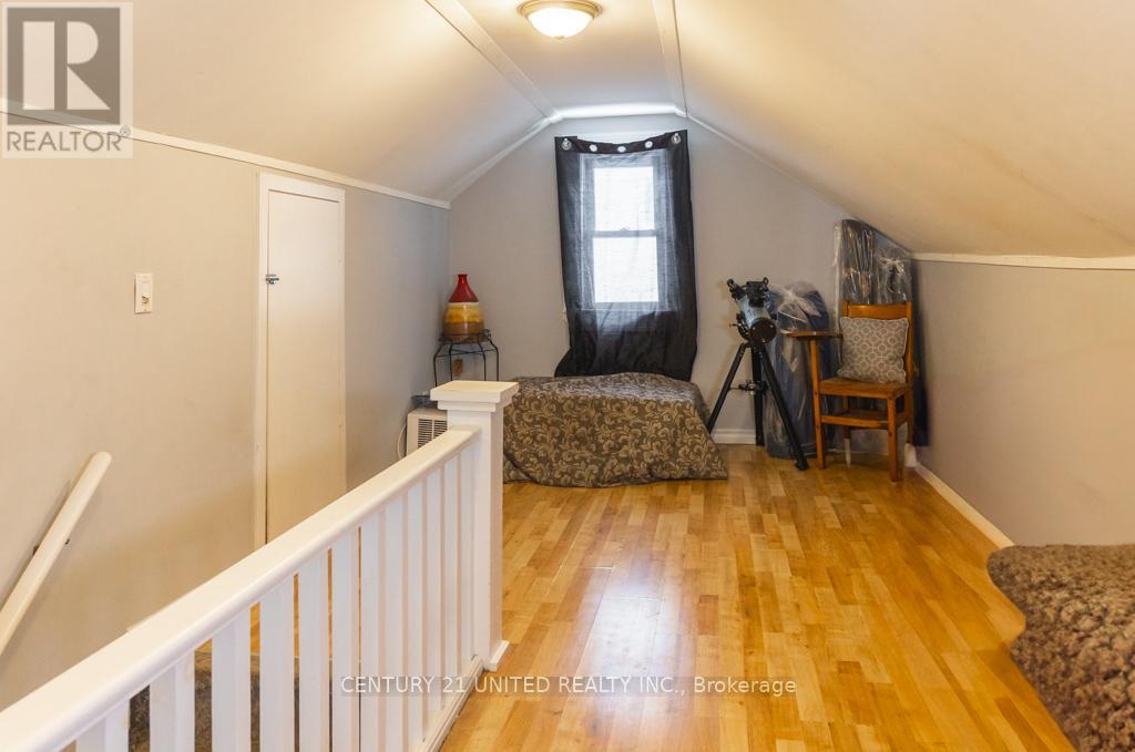 1009 Ward Street, Selwyn, Ontario  K0L 1H0 - Photo 4 - X12038992