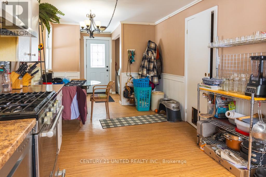 1009 Ward Street, Selwyn, Ontario  K0L 1H0 - Photo 7 - X12038992