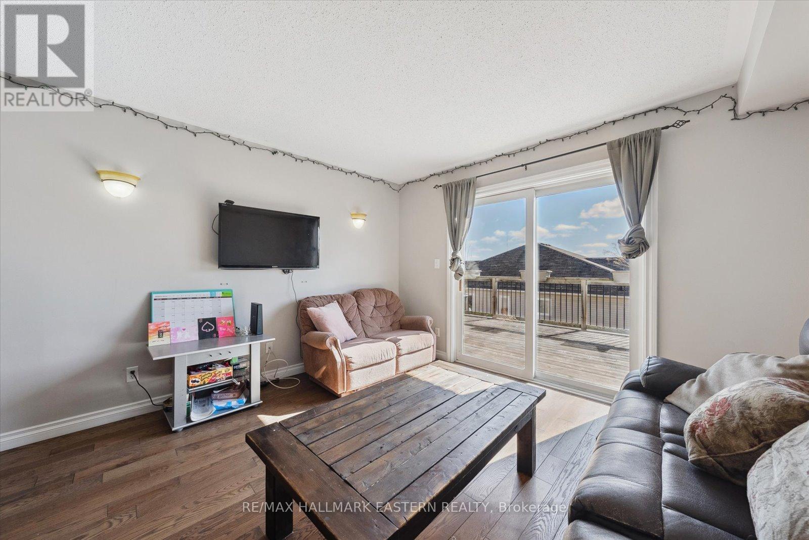 257 Tobin Court, Peterborough North (North), Ontario  K9H 7S7 - Photo 11 - X12040018