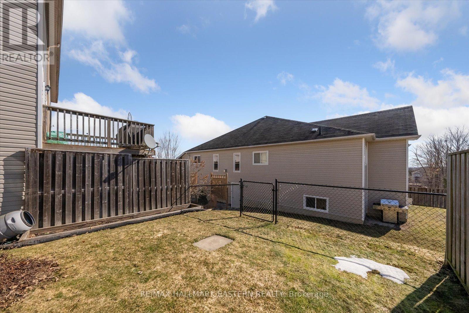 257 Tobin Court, Peterborough North (North), Ontario  K9H 7S7 - Photo 35 - X12040018