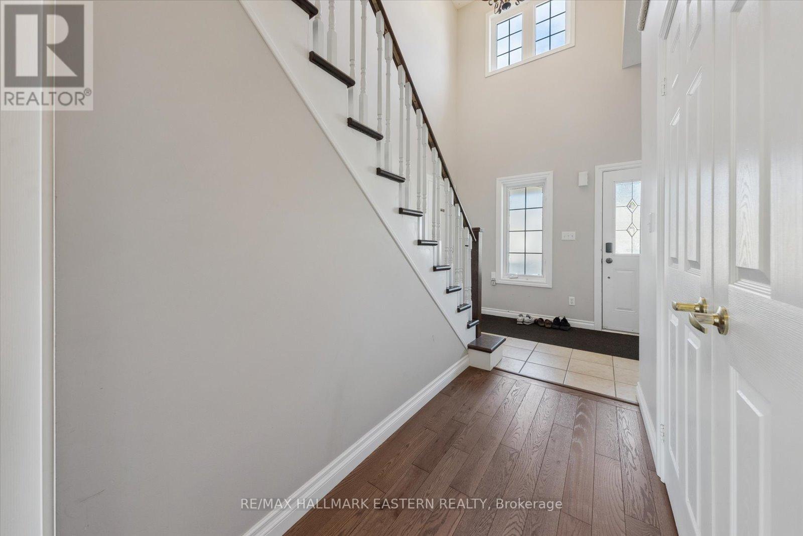 257 Tobin Court, Peterborough North (North), Ontario  K9H 7S7 - Photo 6 - X12040018