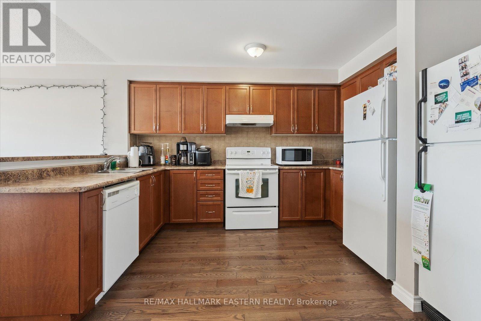 257 Tobin Court, Peterborough North (North), Ontario  K9H 7S7 - Photo 8 - X12040018