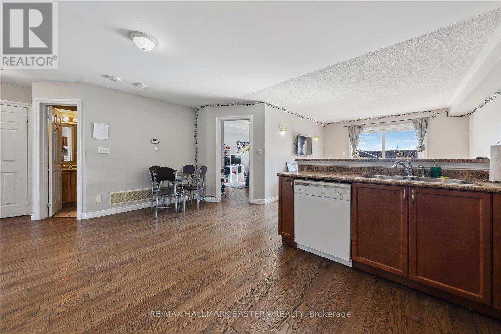 257 Tobin Court, Peterborough North (North), Ontario  K9H 7S7 - Photo 9 - X12040018
