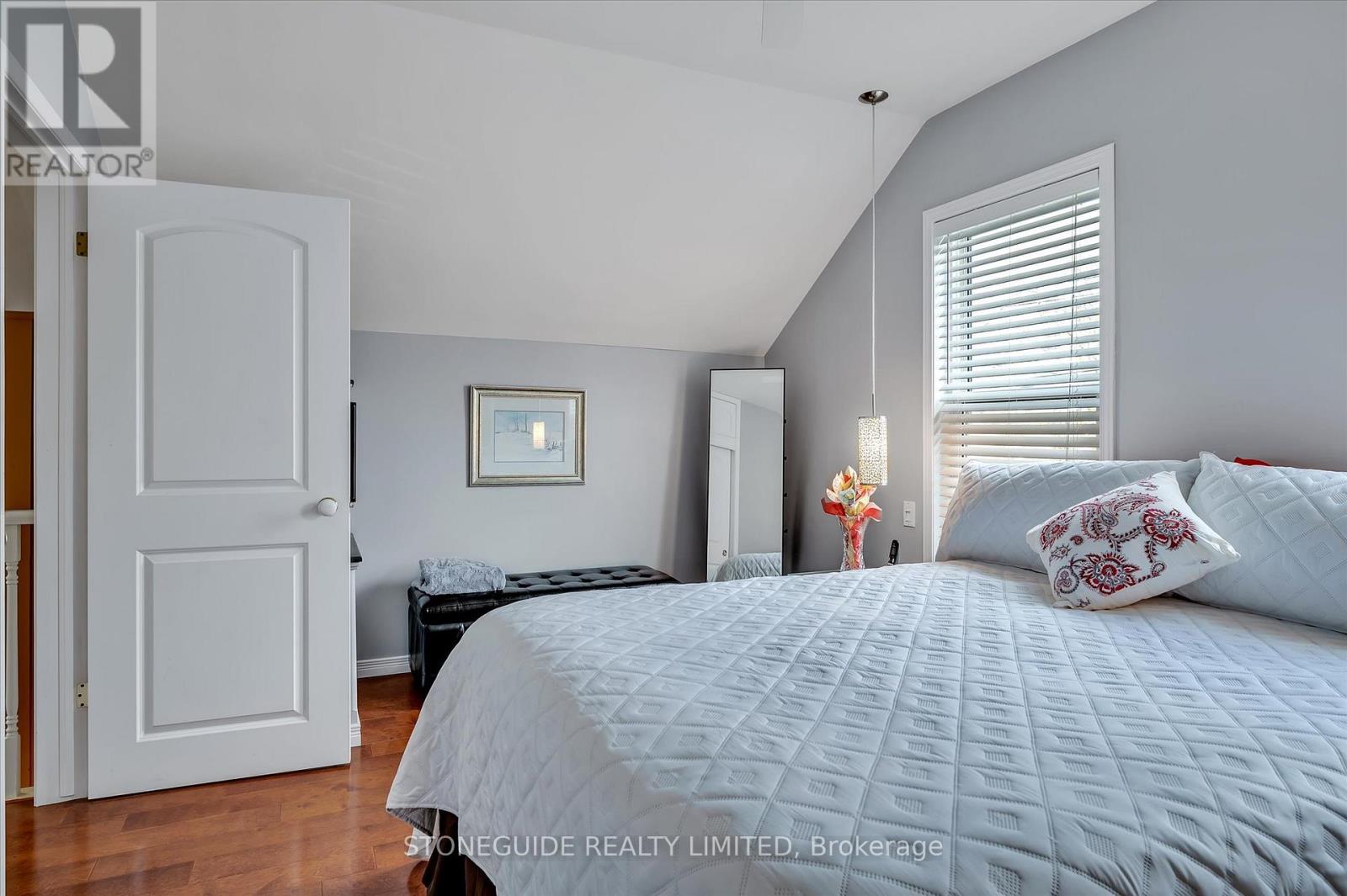 165 Edinburgh Street, Peterborough Central (North), Ontario  K9H 3E3 - Photo 16 - X12040062