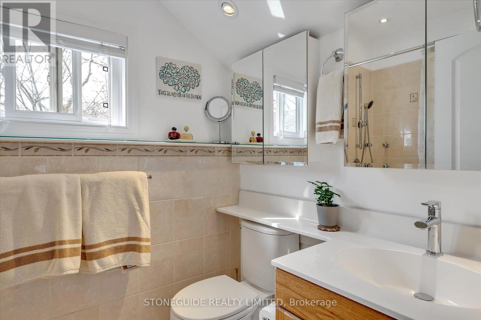 165 Edinburgh Street, Peterborough Central (North), Ontario  K9H 3E3 - Photo 18 - X12040062