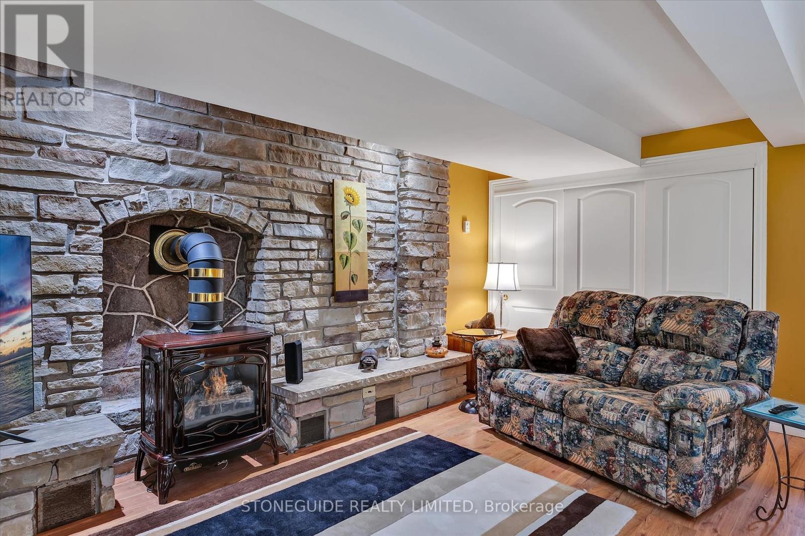 165 Edinburgh Street, Peterborough Central (North), Ontario  K9H 3E3 - Photo 21 - X12040062