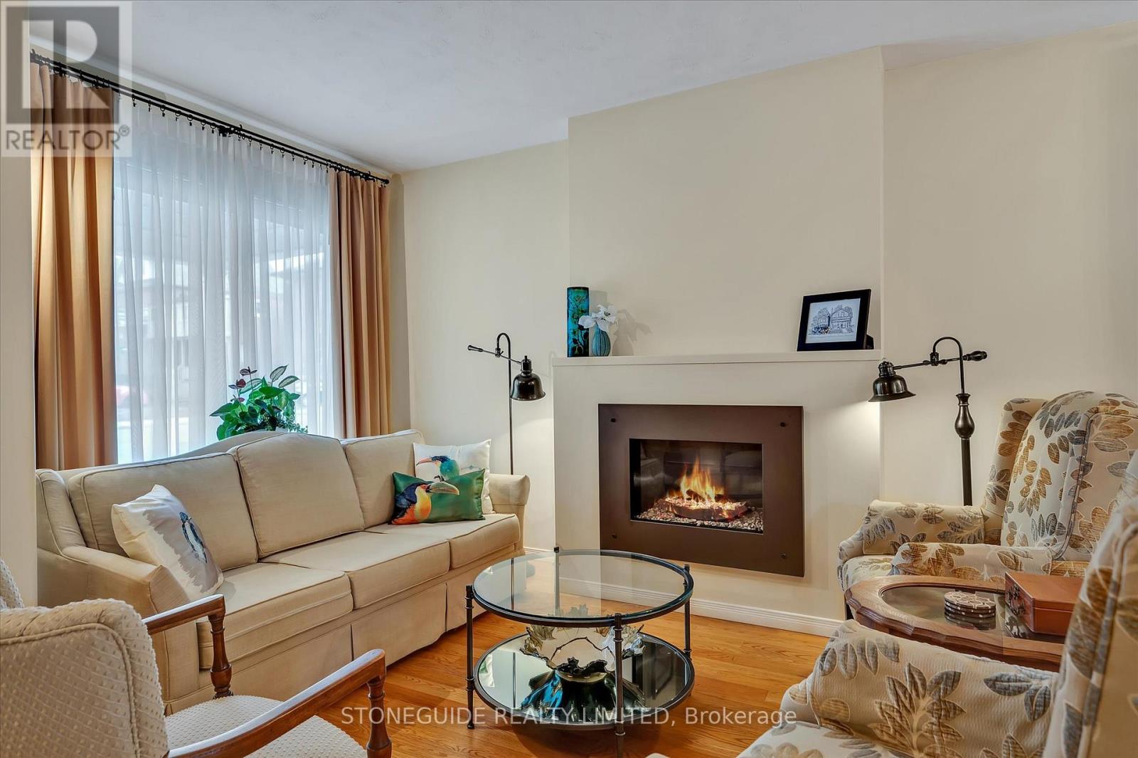 165 Edinburgh Street, Peterborough Central (North), Ontario  K9H 3E3 - Photo 4 - X12040062
