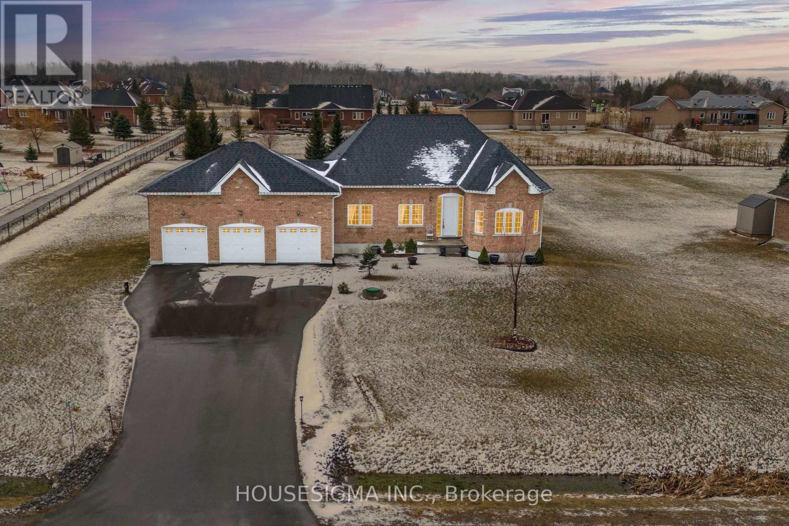 50 Songbird Crescent, Kawartha Lakes (Ops), Ontario  K9V 0A9 - Photo 2 - X12042287