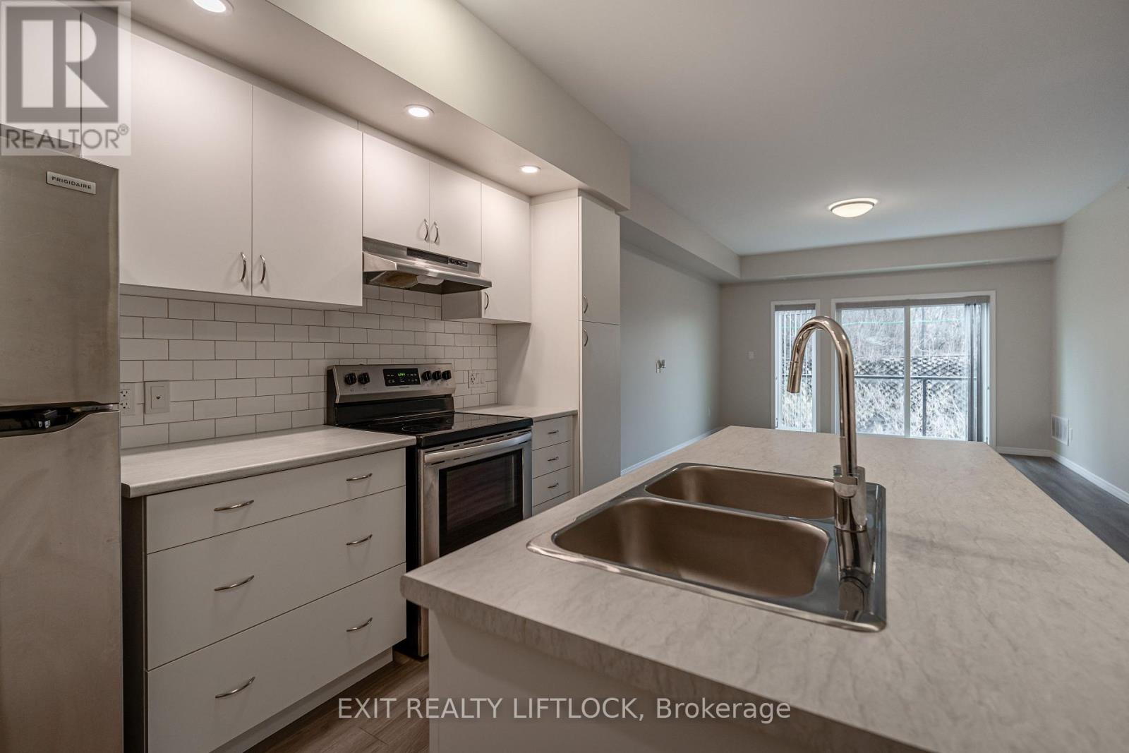308 - 344 Florence Drive, Peterborough North (North), Ontario  K9J 0K4 - Photo 6 - X12043206