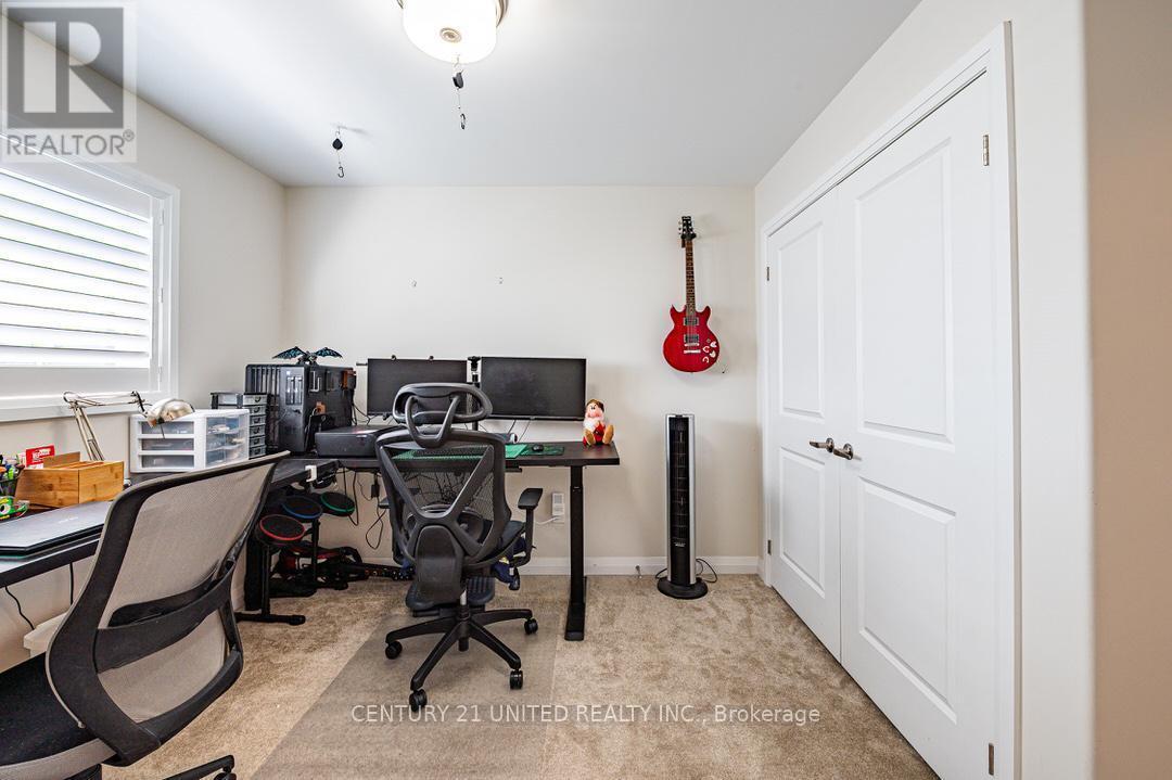 275 Noftall Gardens, Peterborough North (North), Ontario  K9H 0H9 - Photo 34 - X12043942