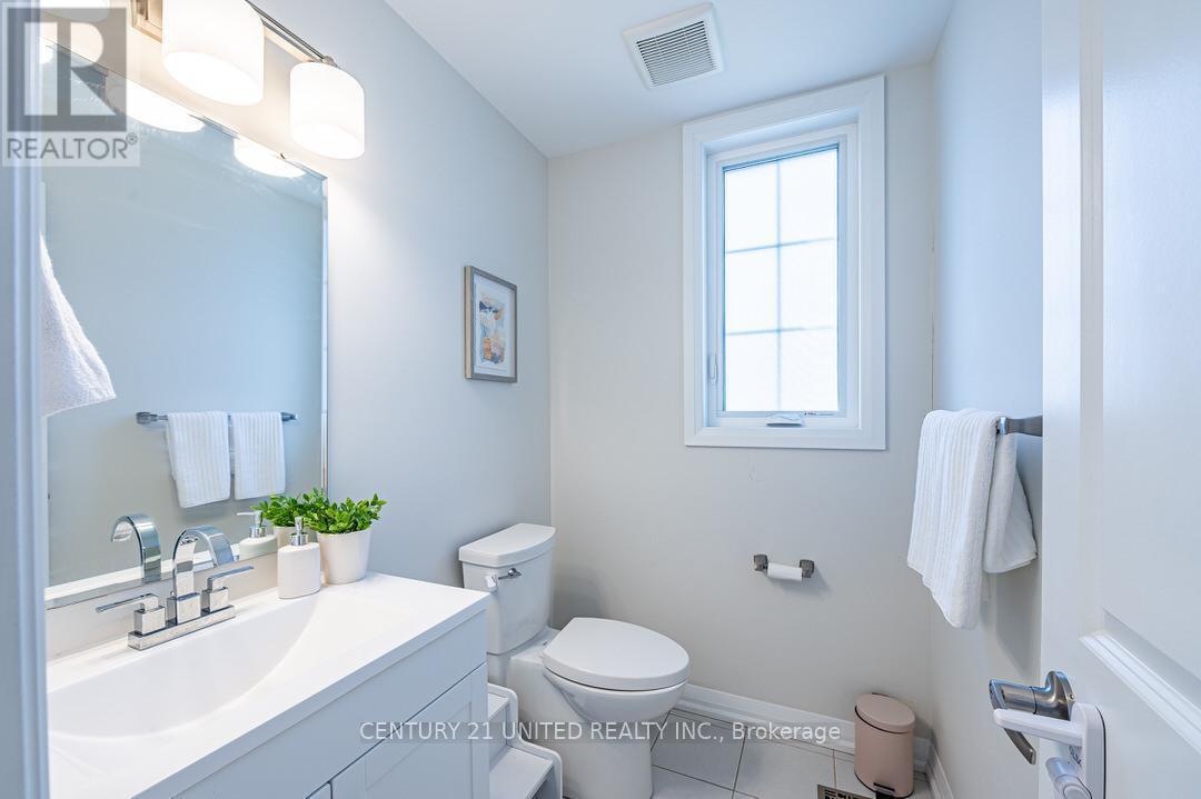 275 Noftall Gardens, Peterborough North (North), Ontario  K9H 0H9 - Photo 6 - X12043942